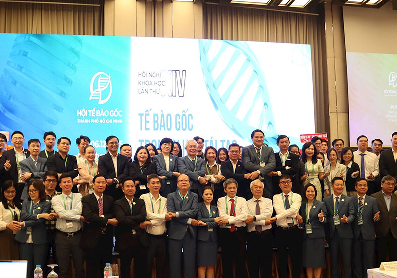 Ban Chấp hành Hội Tế bào gốc TP.HCM nhiệm kỳ 2025 - 2030 ra mắt Đại hội và chụp hình lưu niệm cùng các đại biểu khách mời- bài viết 7