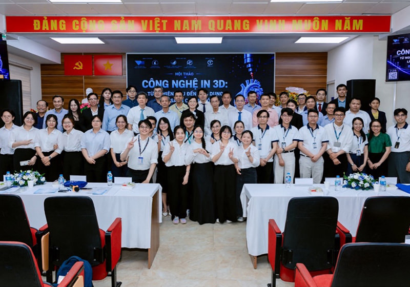 Đại biểu, báo cáo viên và Ban Tổ chức chụp ảnh lưu niệm tại hội thảo, khép lại chương trình với nhiều kết nối học thuật và cơ hội hợp tác trong thời gian tới_thumb