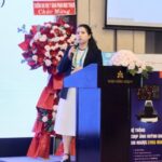 Nguyễn Thị Kiều Oanh trình bày báo cáo về hypoxia và tế bào gốc trung mô tại hội nghị XIV